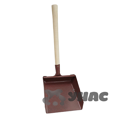 Совок хозяйственный для мусора с короткой деревянной ручкой