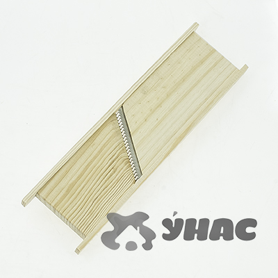 Терка для корейской моркови (дерево) 1018