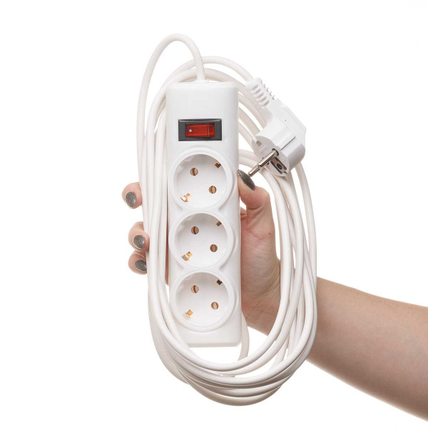 Удлинитель Премиум с кнопной 3 гнезда 5 метров ПВС 3*0,75 с заземлением х25