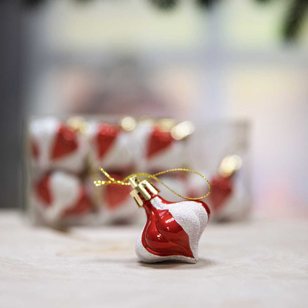 Шар 4ZDC8-J5B-4 8шт 4см "Юла" красная с белыми блестящими дольками