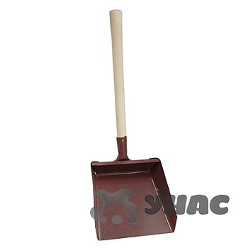 Совок хозяйственный для мусора с короткой деревянной ручкой