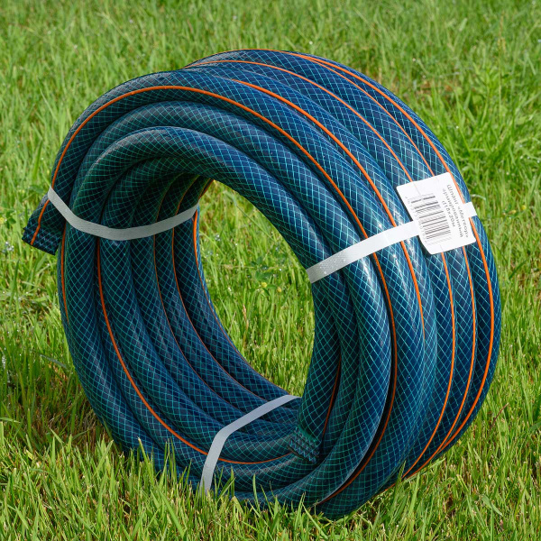 Шланг "Метеор" армированный ПВХ d18х20м х90