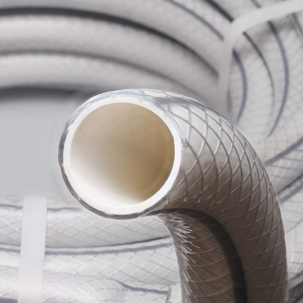 Шланг "Титан" армированный ПВХ d18х20м х90