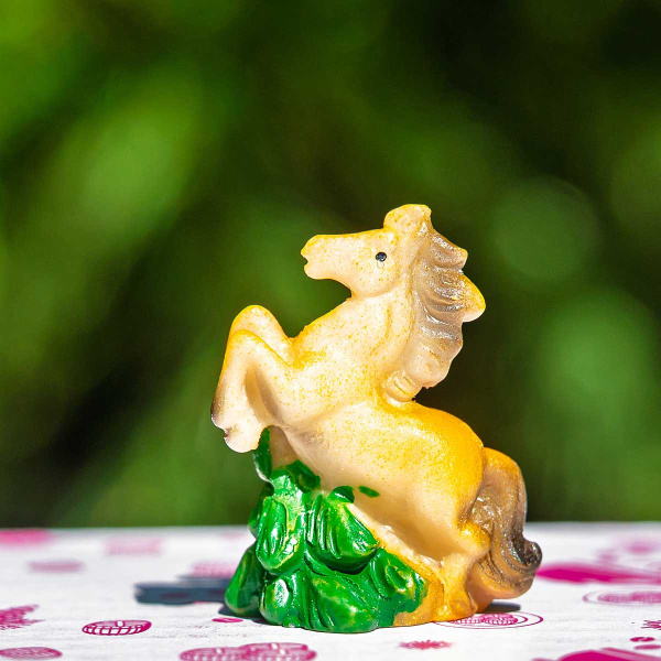 Новогодний сувенир  25365-1 Лошадка 3*2*1,5см  (цена за 48шт) (2304)