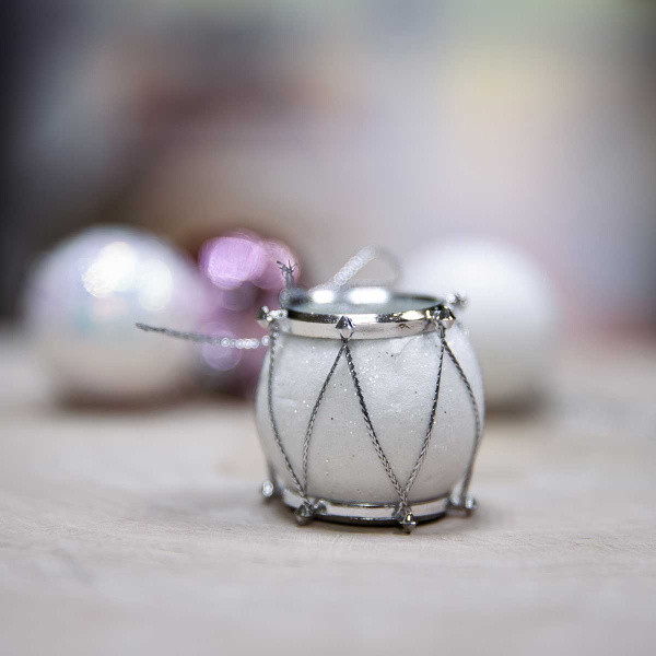 Набор елочных украшений JT25-AL067 4см 20шт Шары (4шт белые с сереб.блестками, 8шт розовые грани, 4шт белые с перламутровым, 4шт белый барабанчик) (120)