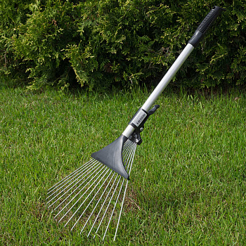 Грабли веерные раздвижные мини на пластиковой основе