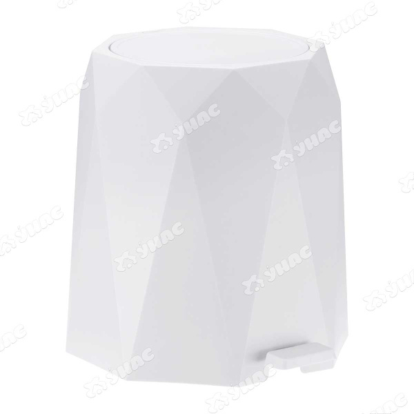 Контейнер для мусора ПРИЗМА 4,5л.Белый М2482