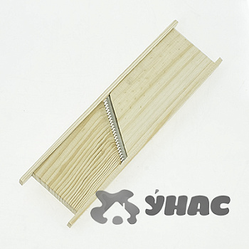 Терка для корейской моркови (дерево) 1018