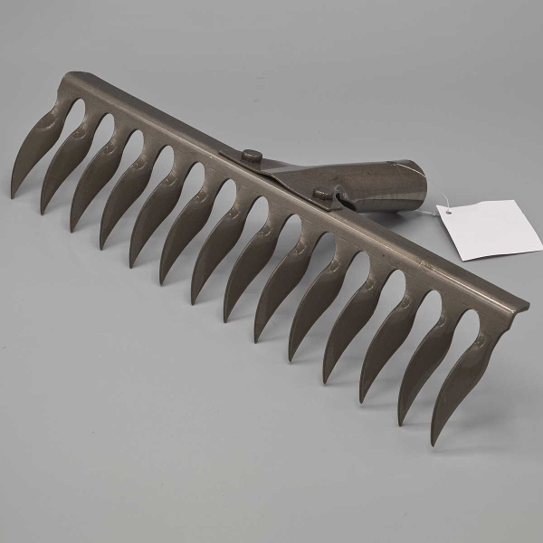 Грабли витые 14 зубьев (131060-14) 33см h-7см (рельсовая сталь) САДОВИТА (24)