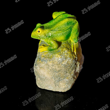 Фигурка садовая Лягушка на пне 13см со звуком NA2135(72)