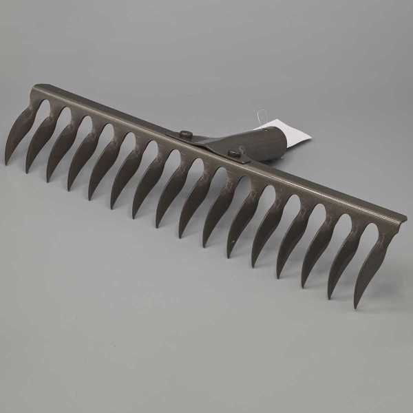 Грабли витые 16-зубьев (131060-16) 38см h-7см (рельсовая сталь) САДОВИТА (24)