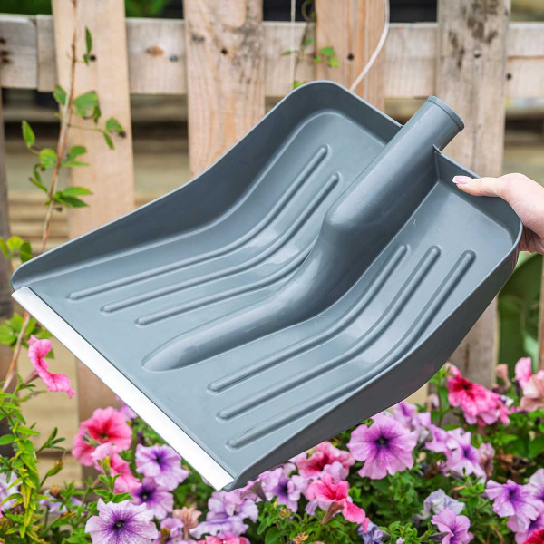 Лопата снеговая Комбат 430х370 д40 черная