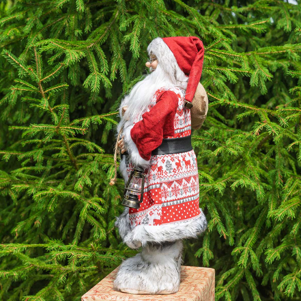 Фигура новогодняя LC252324 Дед Мороз 60 см с фонарем, в красной вязаной шубе с рисунком (12)