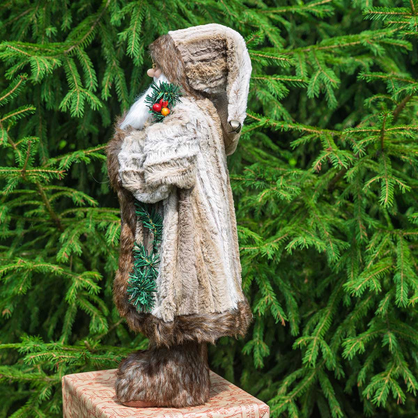 Фигура новогодняя LC252524 Дед Мороз 60 см в меховой шубе