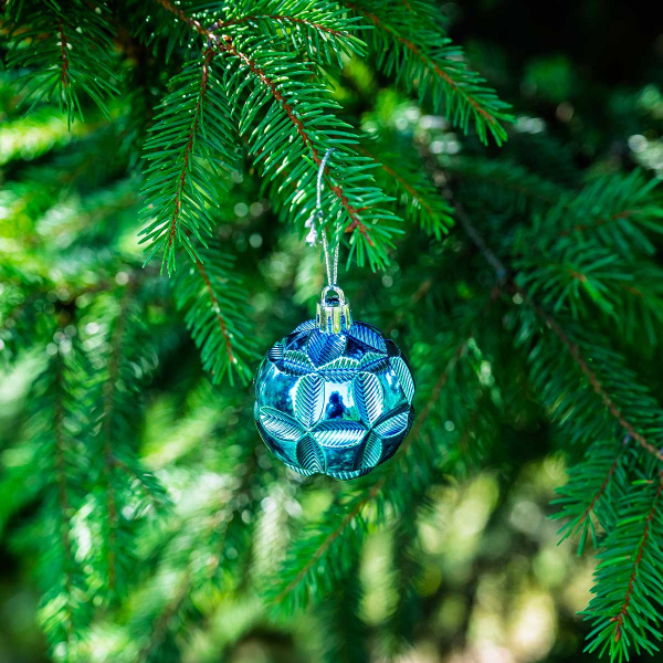 Набор елочных украшений JT25-AL097 4см 12шт Шары белый/голубой (3шт шар 4см фактурный четырехлистник, 3шт шар 4см фактурный грани, 3шт шар 4см белый с перламутровым блеском, 3шт шар 4см белый с инеем) (144)