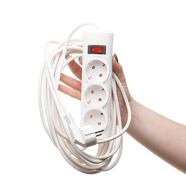 Удлинитель Премиум с кнопкой 3 гнезда 7 метров ПВС 3*0,75 с заземлением х25