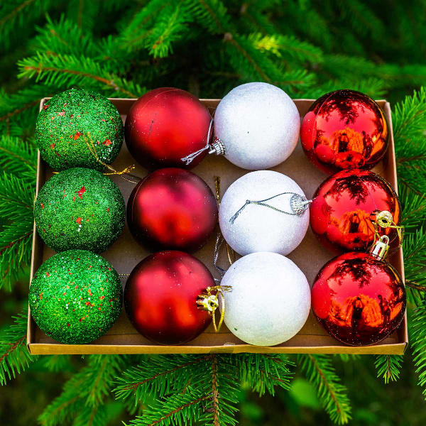 Набор елочных украшений JT25-A2077 6 см 12 шт Шары красный/белый/зеленый
