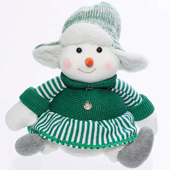 Фигура новогодняя интерьерная Н22221В Снеговик-девочка сидячая 25см, зеленая, в платье и шапке ушанке(36)
